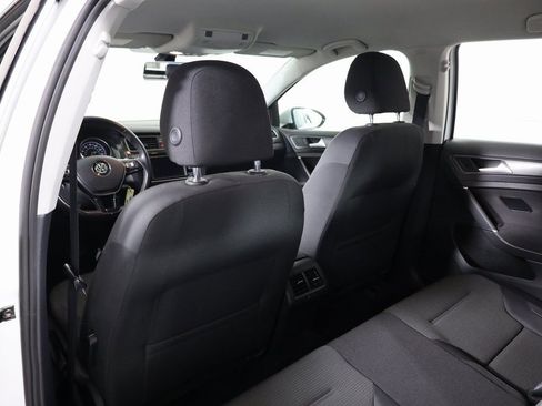 Used 2018 Volkswagen Golf S image 32