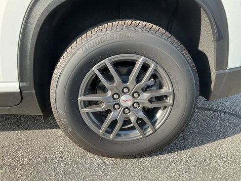 New 2025 GMC Acadia Elevation image 24