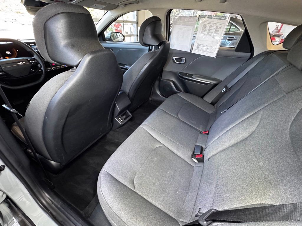 Used 2025 Kia K4 FWD image 35