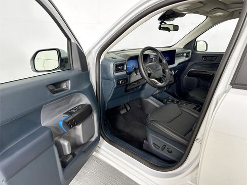 Used 2026 Ford Maverick Lobo AWD/4WD image 3
