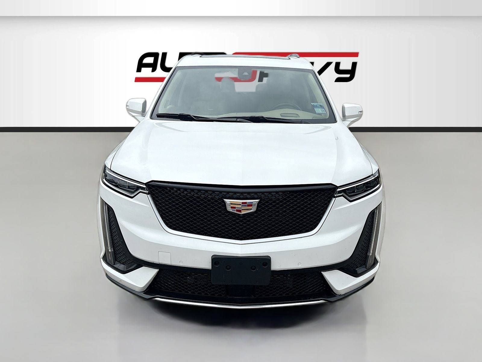 Used 2025 Cadillac XT6 Sport w/ Platinum Package AWD/4WD image 2