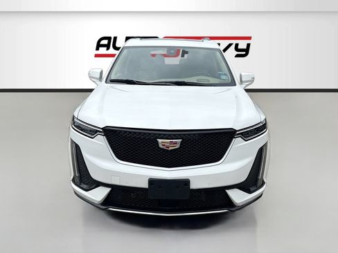Used 2025 Cadillac XT6 Sport w/ Platinum Package AWD/4WD image 2