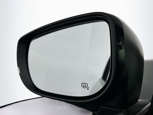 Used 2024 Subaru Crosstrek 2.0i Premium image 16