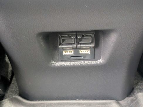 Used 2021 Toyota RAV4 XLE Premium FWD image 15