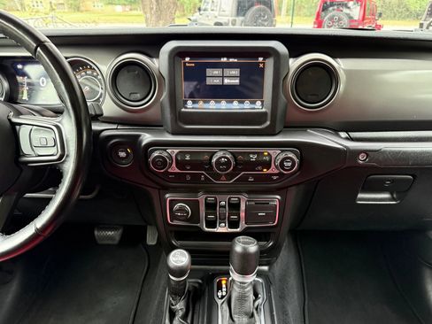 Used 2021 Jeep Gladiator Sport image 27