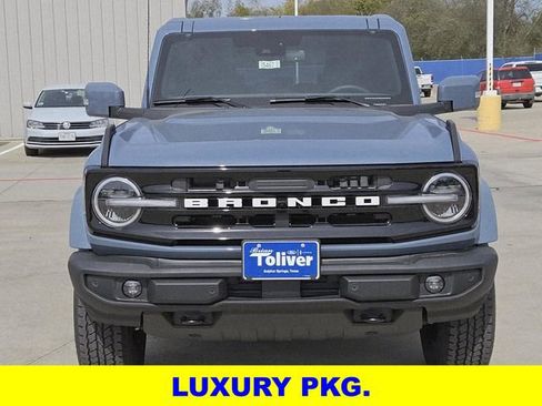 New 2025 Ford Bronco Outer Banks image 3