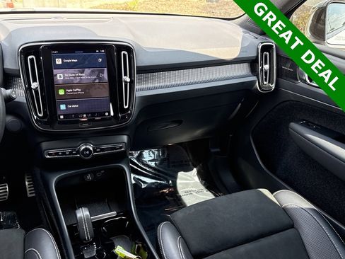 Used 2021 Volvo XC40 P8 Recharge w/ Advanced Package image 13