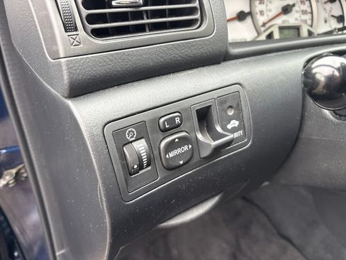 Used 2006 Toyota Corolla S FWD image 16