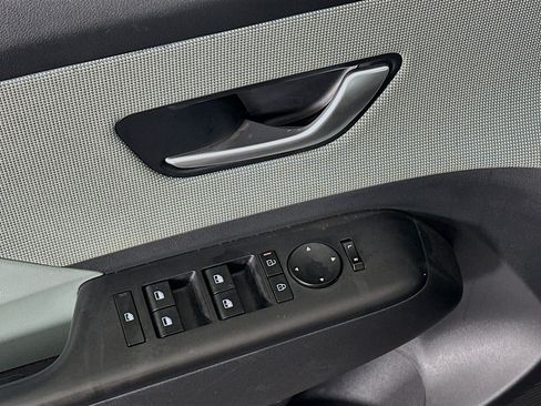 Used 2024 Hyundai Kona Limited FWD image 15