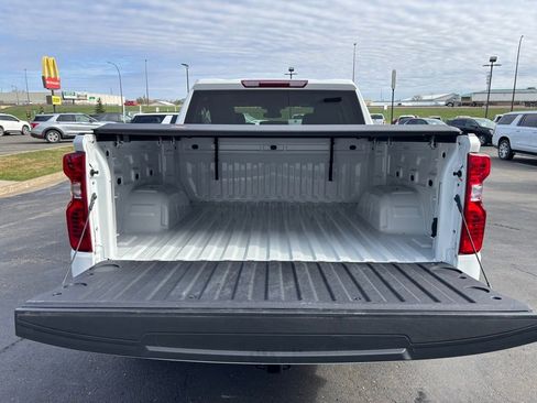 Used 2022 Chevrolet Silverado 1500 LT AWD/4WD image 33