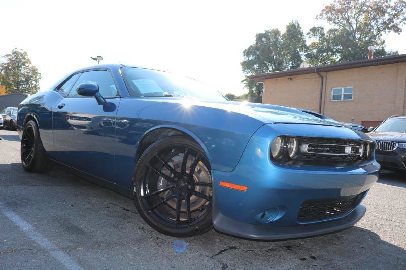 Used 2020 Dodge Challenger R/T Scat Pack RWD image 3