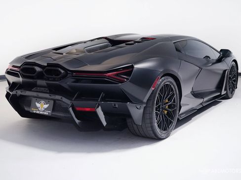 Used 2024 Lamborghini Revuelto AWD/4WD image 6