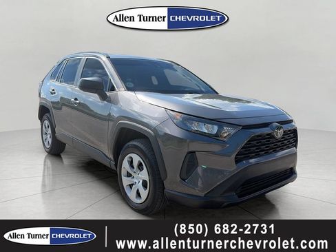 Used 2021 Toyota RAV4 LE FWD image 1