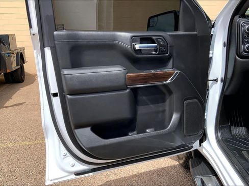 Used 2021 GMC Sierra 1500 SLT image 22