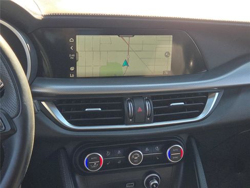 Used 2024 Alfa Romeo Stelvio Veloce image 30