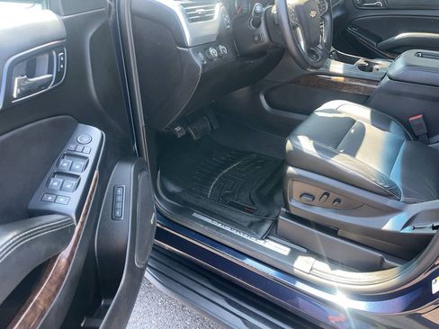 Used 2019 Chevrolet Suburban LT AWD/4WD image 16