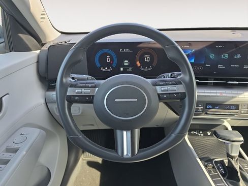 Certified 2025 Hyundai Kona SEL image 11