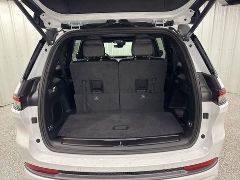 New 2026 Jeep Grand Cherokee L Limited AWD/4WD image 10
