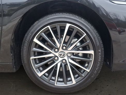 Used 2025 Lexus ES 350 w/ Premium Package image 9