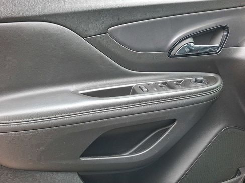 Used 2022 Buick Encore Preferred image 11