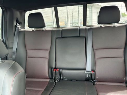 Used 2025 Honda Ridgeline Black Edition image 37