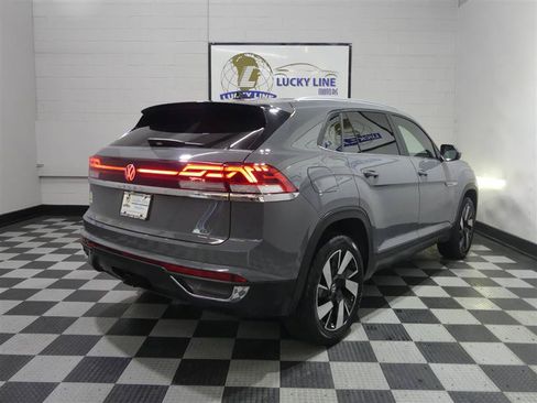 Used 2024 Volkswagen Atlas Cross Sport SE FWD image 10