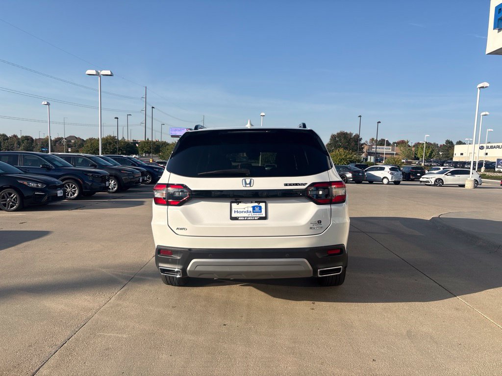 Used 2025 Honda Pilot Elite image 6