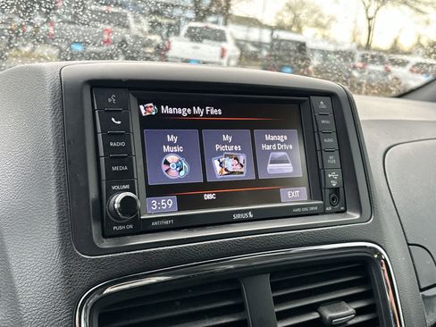 Used 2019 Dodge Grand Caravan SXT image 15