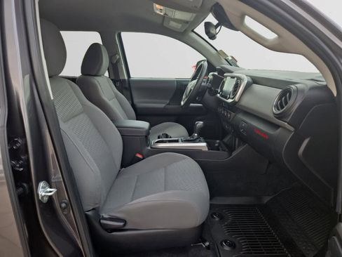 Used 2023 Toyota Tacoma SR5 w/ Technology Package AWD/4WD image 15