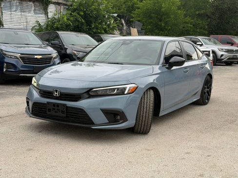 Used 2023 Honda Civic Sport image 3