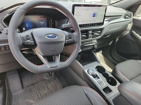 Used 2023 Ford Escape ST-Line w/ Tech Pack #1 AWD/4WD image 9