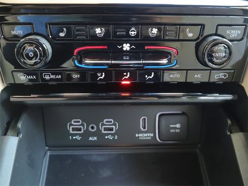 New 2023 Jeep Grand Cherokee Overland w/ Rear Seat Video Group I image 15