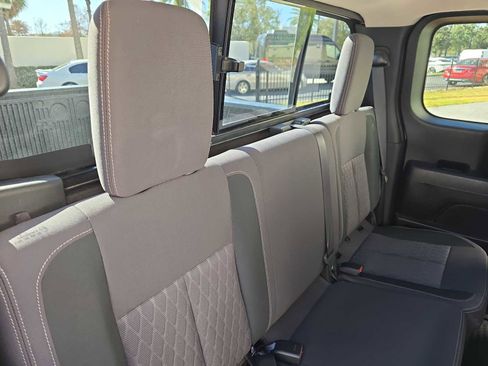 Used 2022 Nissan Titan S image 21