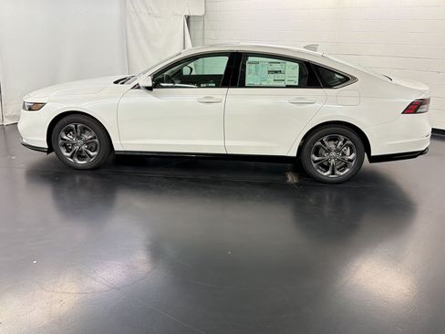 New 2026 Honda Accord EX-L image 2