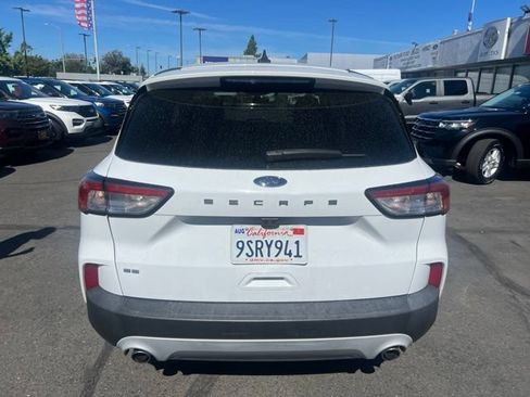 Used 2022 Ford Escape SE FWD image 11