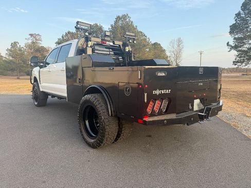 Used 2023 Ford F250 Lariat image 3