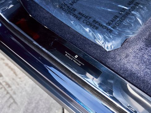 Used 2022 Rolls-Royce Cullinan w/ Cullinan Package image 40