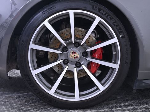 Used 2014 Porsche 911 Carrera 4S image 16