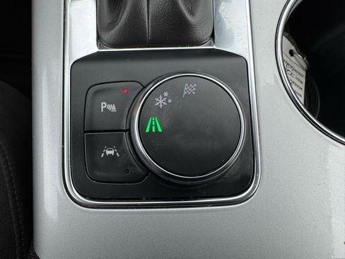 Used 2024 Chevrolet Blazer LT FWD image 24