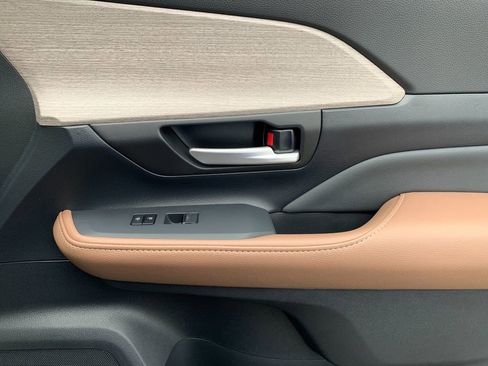 New 2026 Toyota Grand Highlander AWD image 21