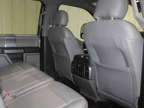 Used 2019 Ford F250 XLT w/ XLT Premium Package image 24