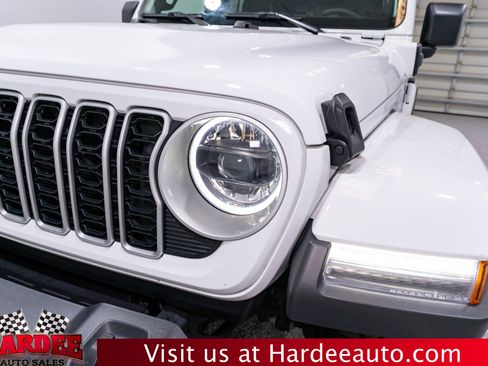 Used 2025 Jeep Wrangler Sahara w/ Safety Group image 8