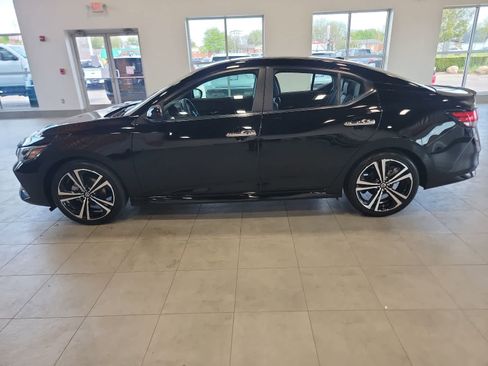 Used 2023 Nissan Sentra SR w/ SR Premium Package FWD image 13