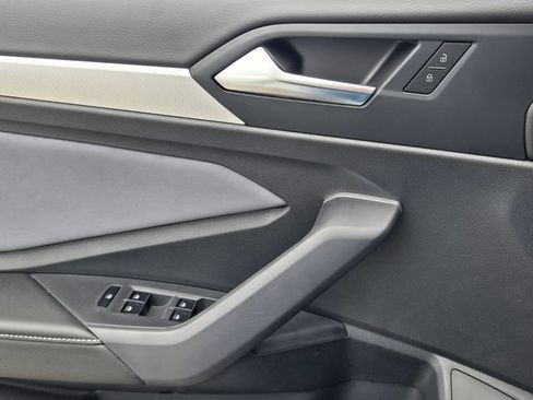 New 2026 Volkswagen Jetta SE FWD image 27
