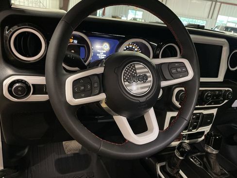 Used 2023 Jeep Gladiator Rubicon w/ Cold Weather Group AWD/4WD image 15