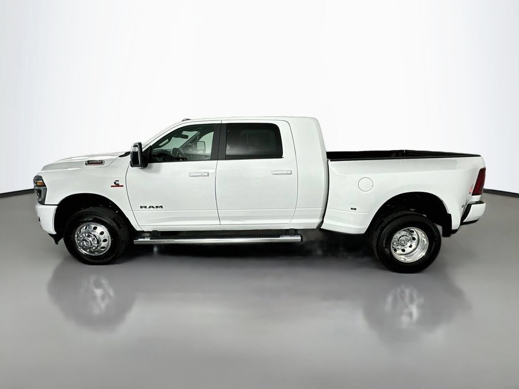 New 2026 RAM 3500 Laramie AWD/4WD image 4
