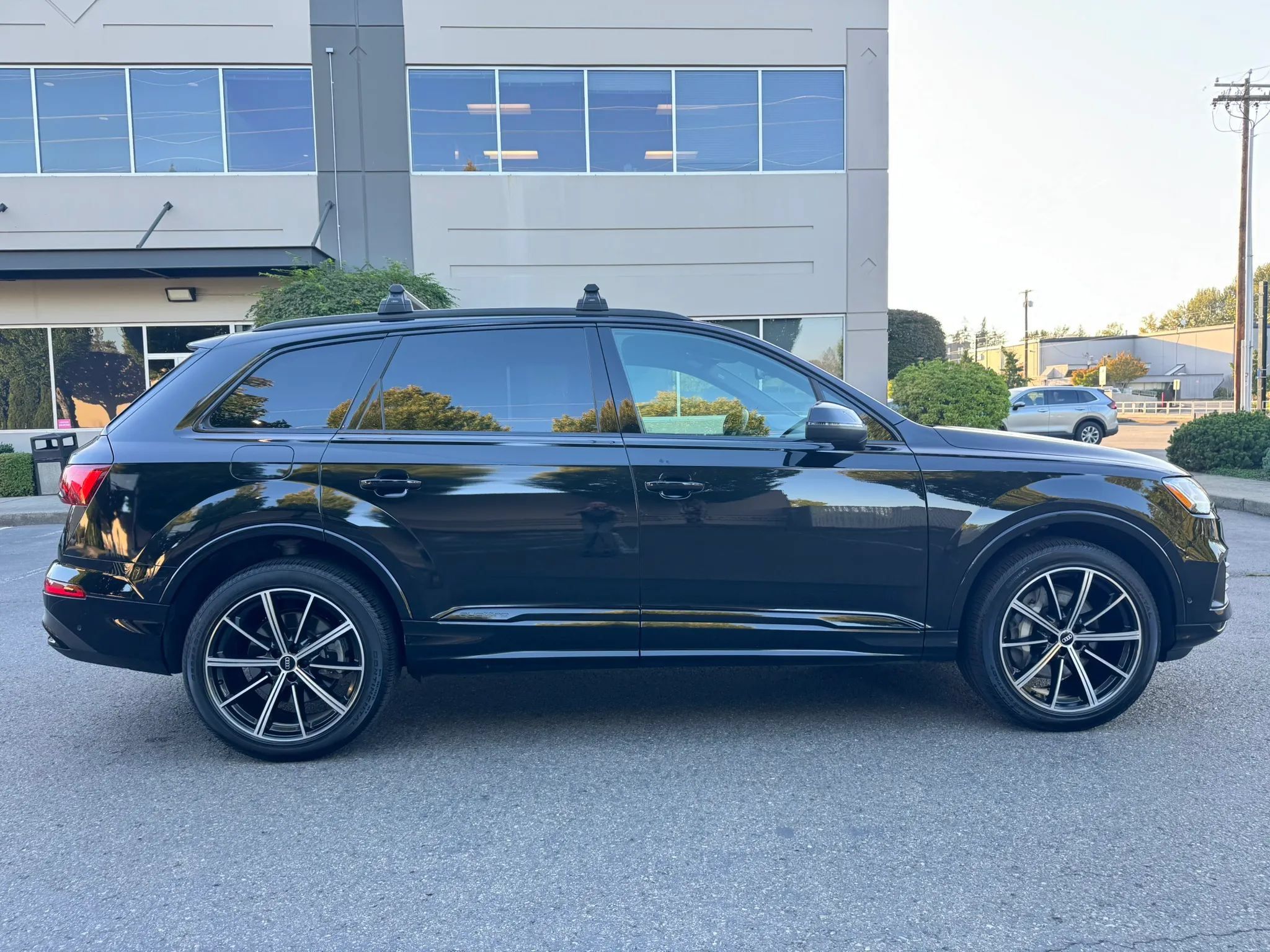 Used 2022 Audi Q7 3.0T Premium Plus w/ Premium Plus Package AWD/4WD image 12