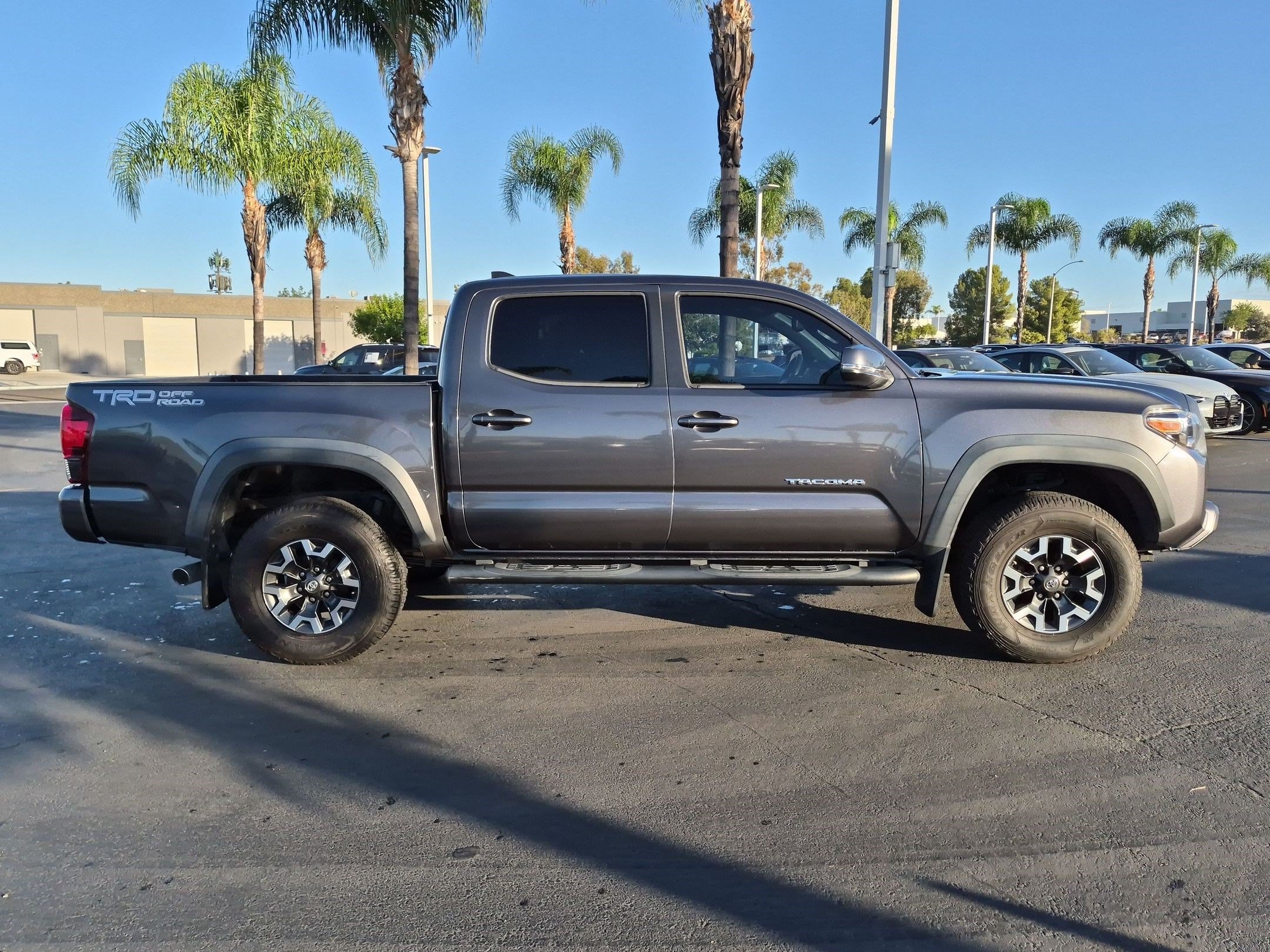Used 2018 Toyota Tacoma TRD Off-Road w/ Technology Package RWD image 9