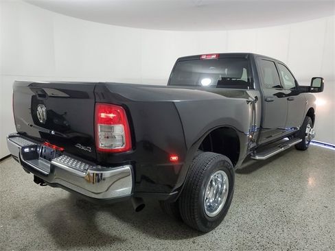 Used 2023 RAM 3500 Tradesman w/ Chrome Appearance Group image 5