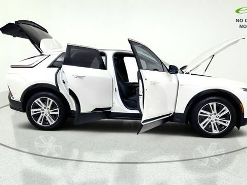 Used 2024 Cadillac Lyriq Tech RWD image 20